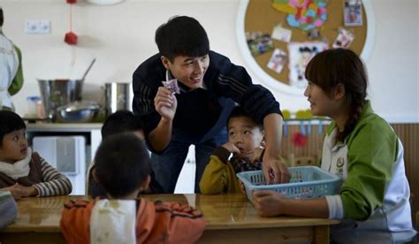 宁波的幼儿园男老师 有“宠”也有“辛酸泪”-浙江新闻-浙江在线