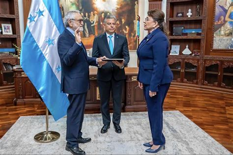 洪都拉斯总统任命首任驻华大使