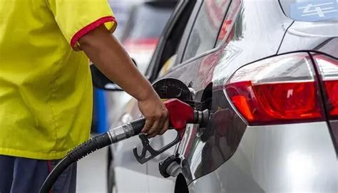 油价创年内最大跌幅 92号汽油每升下调0.31元 一箱油少花15.5元凤凰网河南_凤凰网