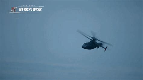 陆军直升机编队飞行视频素材_ID:VCG42N1150536219-VCG.COM