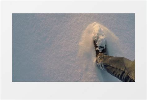 冬季在雪地里滑倒的小朋友插画图片下载-正版图片401654732-摄图网