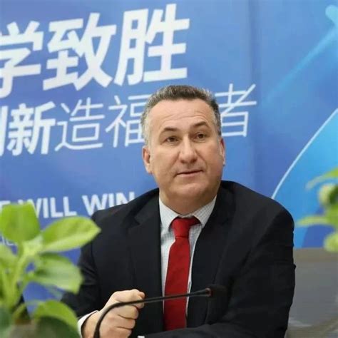 辉瑞CEO：预计中国合作伙伴上半年开始生产Paxlovid_凤凰网