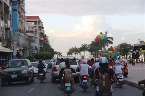 驻足柬埔寨金边国家独立广场[原创] - 游记·影像 - 华声论坛