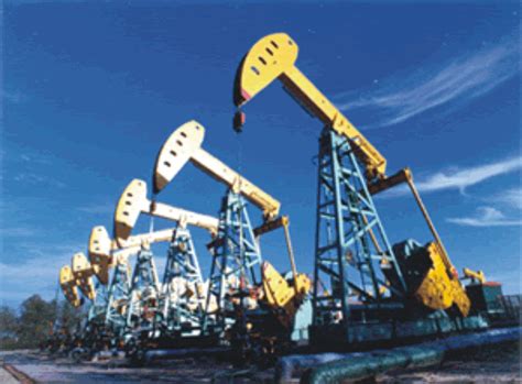 马来西亚石油储存丰富 石油行业是国家经济命脉