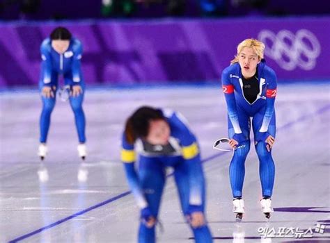 韩国队又内讧？速滑女将赛中不顾队友 赛后还埋怨_凤凰体育