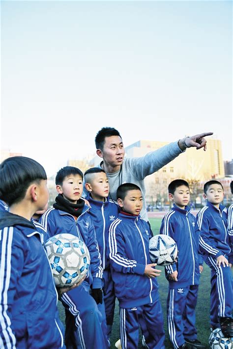 内蒙古日报数字报-内蒙古足球教练员 从增量到提质