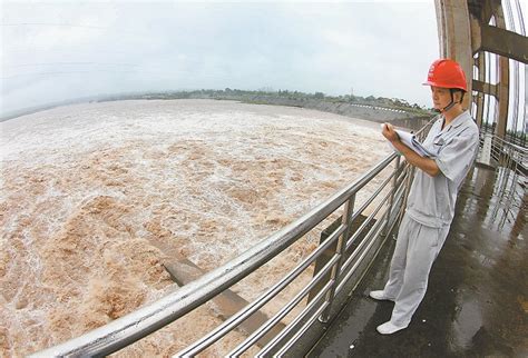面对严峻防汛形势 全省水库“两卡制”进入临战状态---四川日报