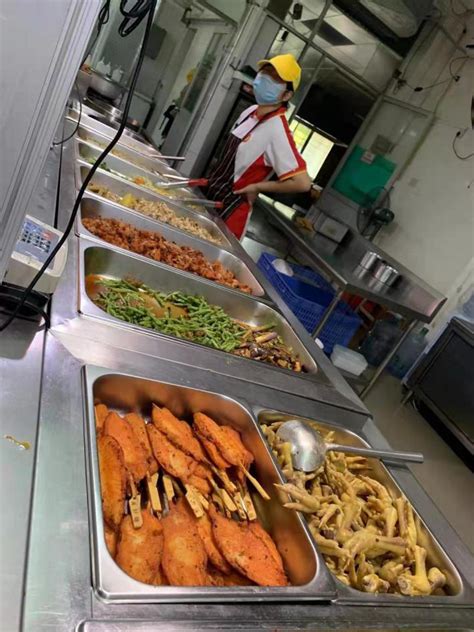 饮食中心对东校区四食堂风味档口进行专项检查-长江大学后勤保障部