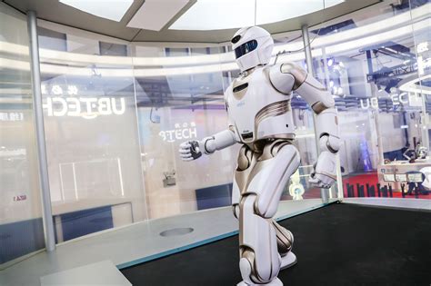 小鹏鹏行智能机器人逐步接近量产，新一代原型机发布__财经头条