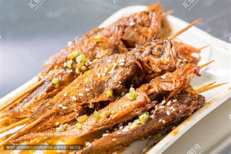 烤鱼串,中国菜系,食品餐饮,摄影素材,汇图网www.huitu.com