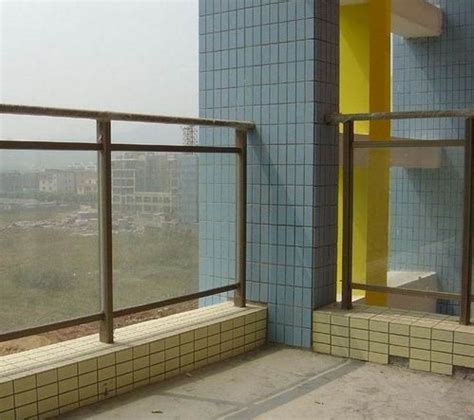 锌钢玻璃楼梯扶手 小区楼道栏杆阶梯坡道防护栏