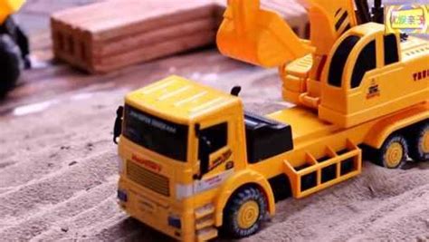 工程车 挖掘机玩具视频