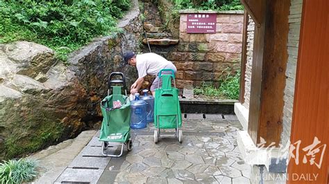 济南街头泉水直饮点升级“扫码取水” 一次限量100毫升凤凰网山东_凤凰网