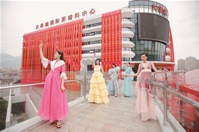 天猫代运营-中国服装第一街复工：线下人流锐减，直播一场卖货七八万