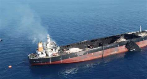 十万吨油轮爆炸后最新照片流出：几乎整船甲板被炸飞-得克能势三原(岱山)船舶检测有限公司