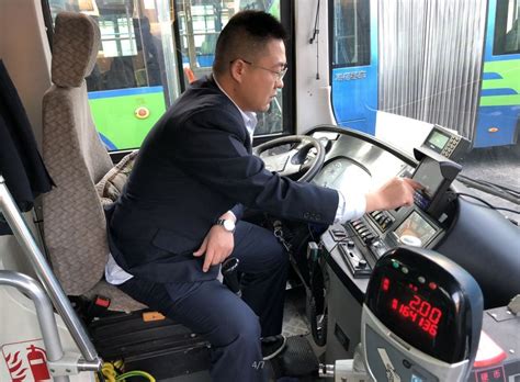 公交集团经营发展事业部开展夏季车辆安全专项检查工作