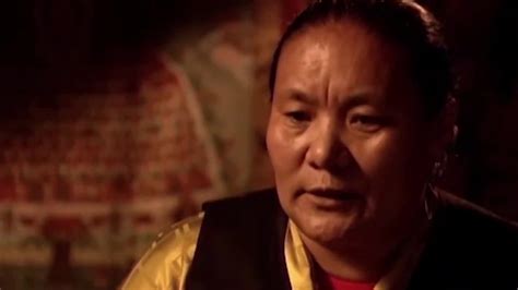 回顾95年西藏6岁男孩，被认定为转世灵童，他是怎么成班禅活佛的？_诺布_国务院_仪式