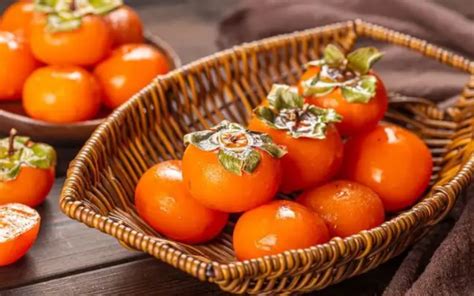 柿子怎么催熟最简单的方法好看又不涩苦-柿子怎么催熟又脆又甜-趣丁网