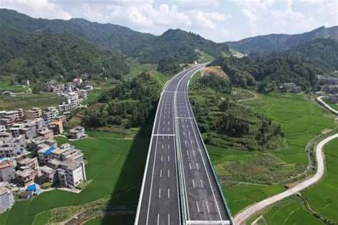中国第一条“超高速”公路即将开通，MINI将在沈阳国产…丨今日车闻 - 知乎