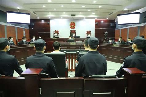 杭州女子取快递被造谣案今日一审：法院认定二被告人行为构成诽谤罪_新闻频道_中国青年网