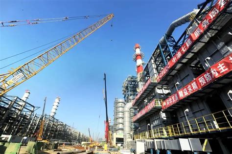 广东石化炼化一体化项目420万吨/年蜡油加氢处理装置中交仪式在项目现场举行。