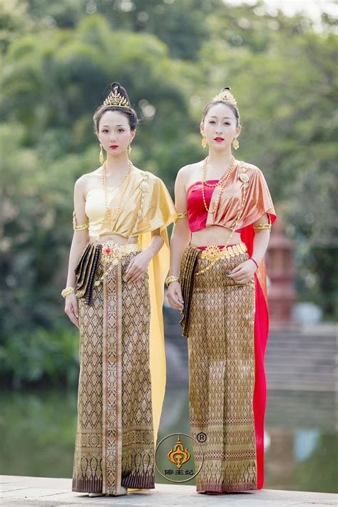 傣族民族服装图片高清晰哪里可以看到？