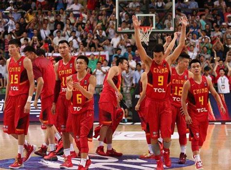 男篮亚锦赛：中国队首战开门红 49分大胜新加坡|界面新闻 · 快讯