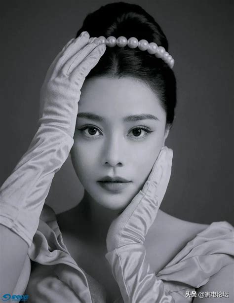 钟靓一个睿智中透着可爱的姑娘图片