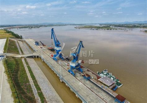 湖北襄阳：汉江规划建设最大港区综合码头开通-人民图片网