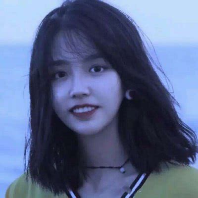 清新甜美女生头像微笑