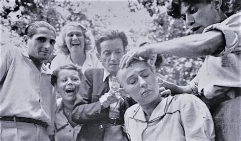 真实二战老照片：颜值极高的女战士，被剃光头游街示众的法国女人|二战|士兵|法国_新浪新闻
