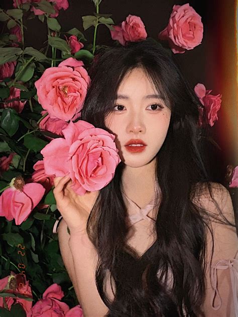 甜美女生梨涡头像