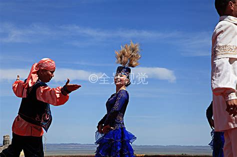 哈萨克族舞蹈图片_哈萨克族舞蹈图片大全_哈萨克族舞蹈图片下载