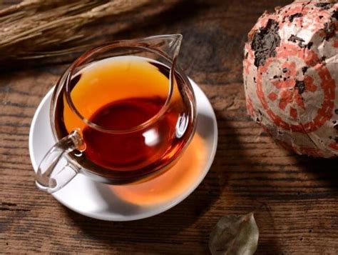 红茶和绿茶喝哪个？区别主要在于“茶多酚”！_Tea