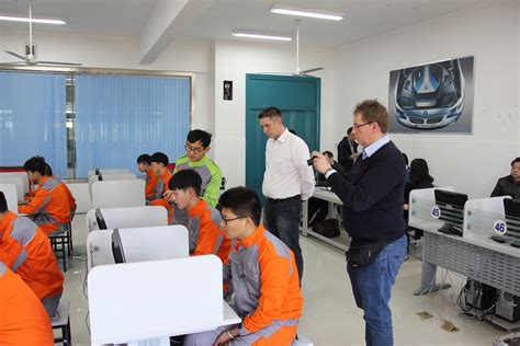 机械工程系接受德国不莱梅手工业协会考察-江苏省南通市中等专业学校机械工程系