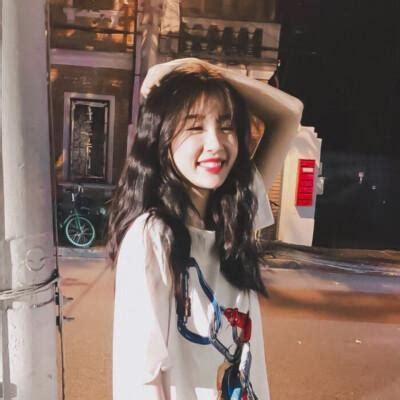 甜美女生头像虞书欣图片