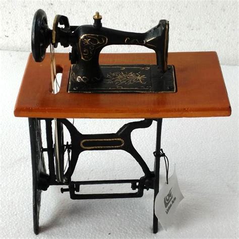 复古老式缝纫机高清图片下载-正版图片500792325-摄图网