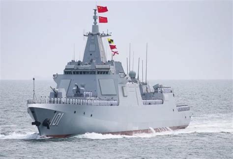 最新一艘055型驱逐舰亮相 中国海军已有4艘万吨大驱露面_凤凰网资讯_凤凰网