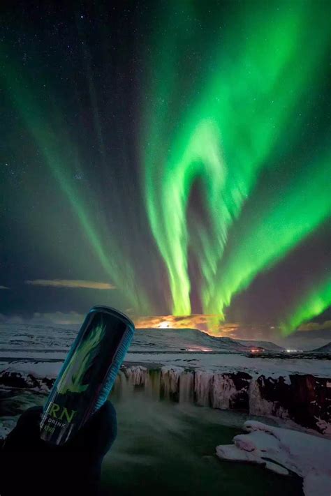两位美女摄影师去年在冰岛拍摄的极光图。今年她们会带队再去一次