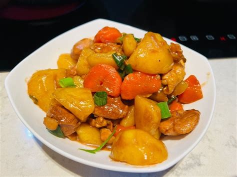 【鸡块炖土豆胡萝卜的做法步骤图，怎么做好吃】小玉2677_hfzt_下厨房