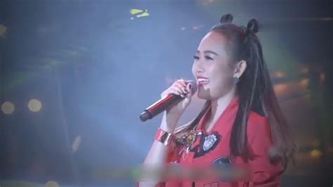 柬埔寨歌星翻唱中国歌曲《爱的世界只有你》_腾讯视频