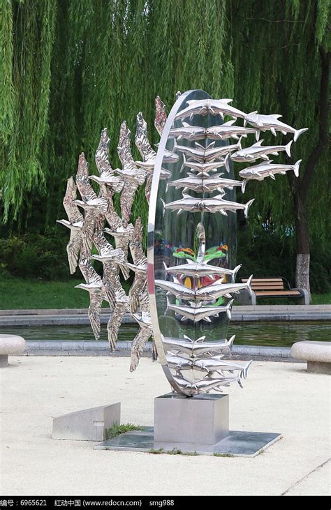 安徽华派雕塑设计制作——和昌章鱼(八爪鱼)滑滑梯雕塑。