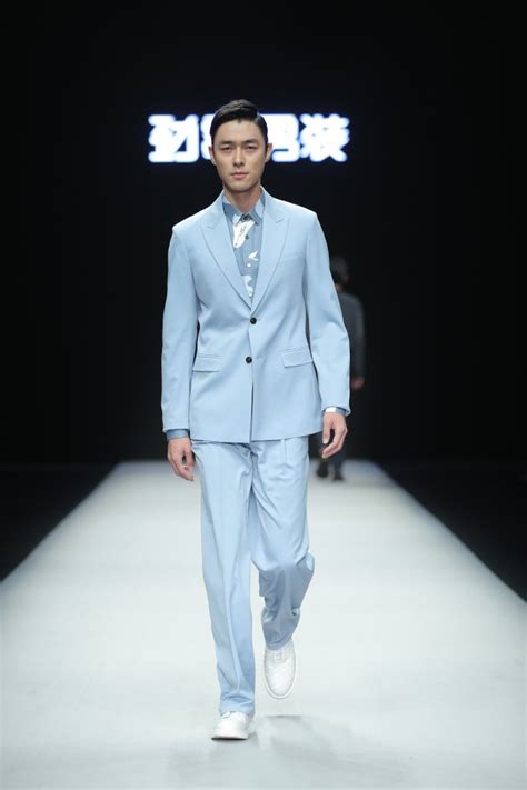 劲霸男装 2021春夏男装秀 - Beijing Spring 2021-天天时装-口袋里的时尚指南