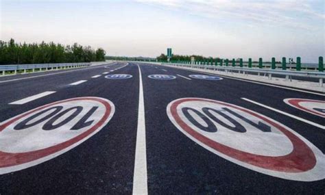 高速公路可变限速标志牌 LED像素筒 车速限制显示屏