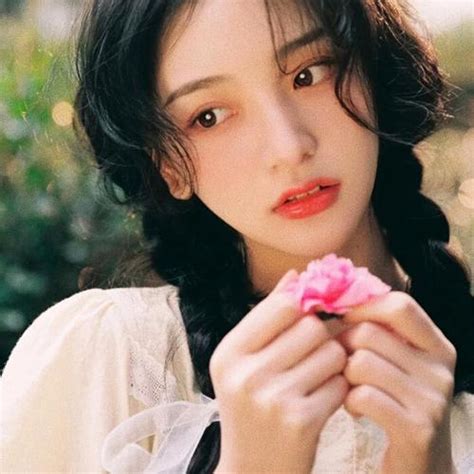 森林系甜美女生图片头像