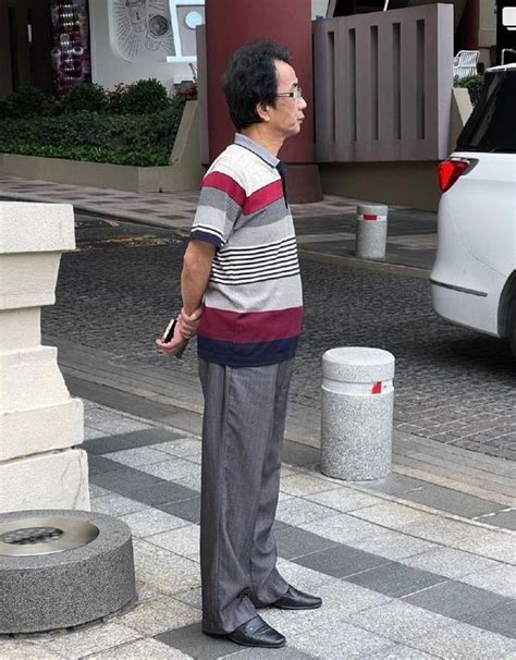 男人过了60岁，别穿的太成熟！跟上海爷爷赶时髦，做个“酷老头”|皮鞋|上海市_新浪新闻