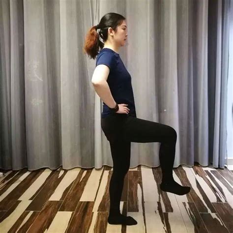 单腿站立做舞蹈动作的女演员特写图片免费下载_红动中国