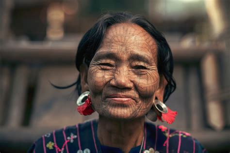 中国人去缅甸，实拍缅甸农村女人的真实生活，看得我真想抱她回家__财经头条