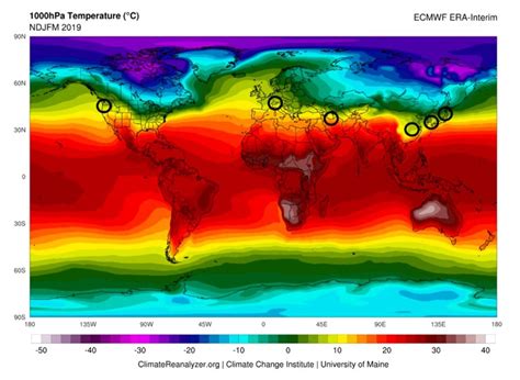 读“世界1月平均气温分布 图和“世界7月平均气温分布 图.完成下列各题.(1)在“世界1月平均气温分布 图上将世界陆地气温最低的部分涂成绿色 ...