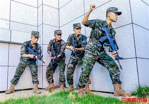 新戎装，新起点! 武警湖南总队某部正式换装21式作训服 - 城事 - 三湘都市报 - 华声在线